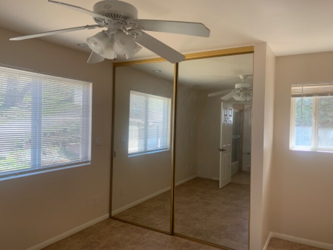 Building Photo - 1042 Squirrel Ln