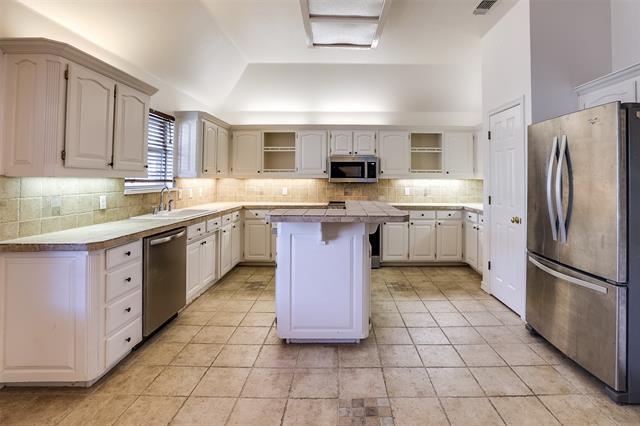 Building Photo - 5901 River Bend Dr