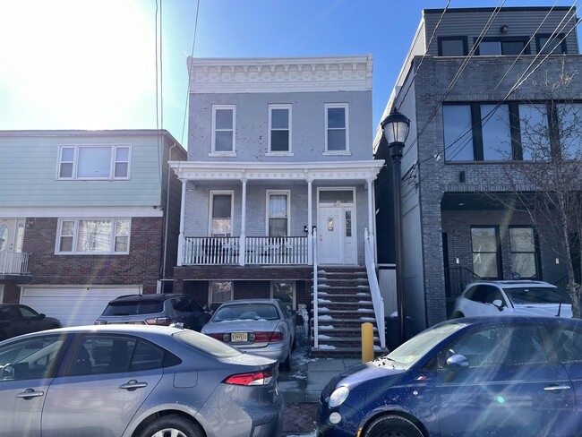 Building Photo - 317 22nd St
