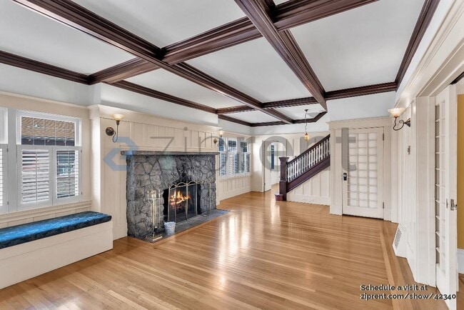 Building Photo - 654 Chetwood St