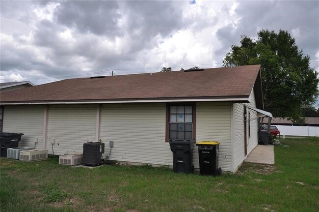 Building Photo - 125 Denton Ave