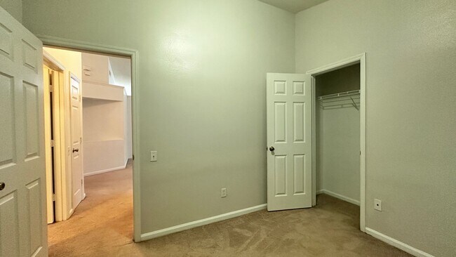 Building Photo - 1709 Pine Bay Dr