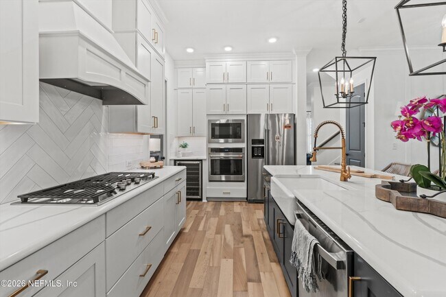 Building Photo - 192 Pk Ctr Ave