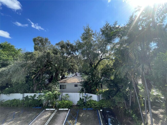 Building Photo - 2734 Bird Ave