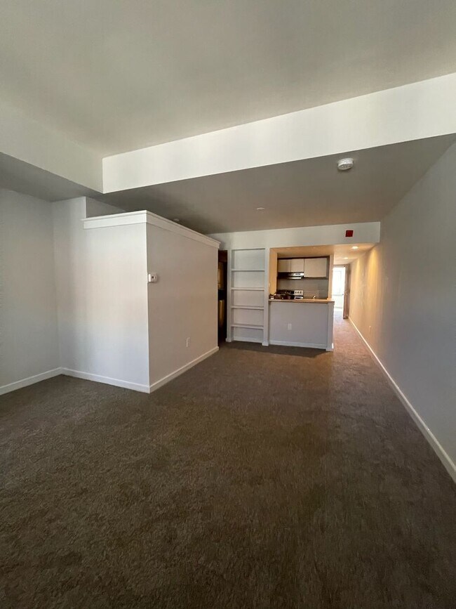 Building Photo - Welcome to Urban Elegance in the Heart of ...