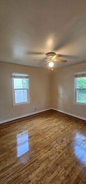 Building Photo - 4504 Terrace St