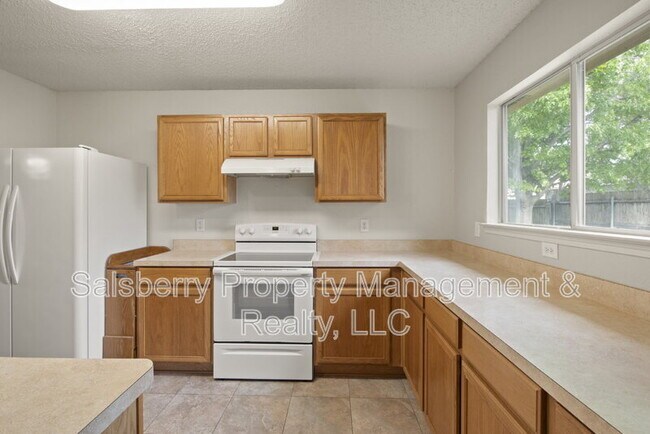 Building Photo - 536 Del Mar Dr