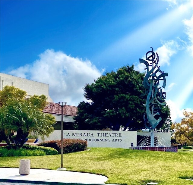 Building Photo - 16208 Peppertree Ln