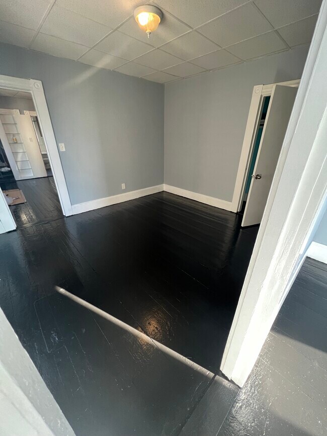 Building Photo - 85 Deane St