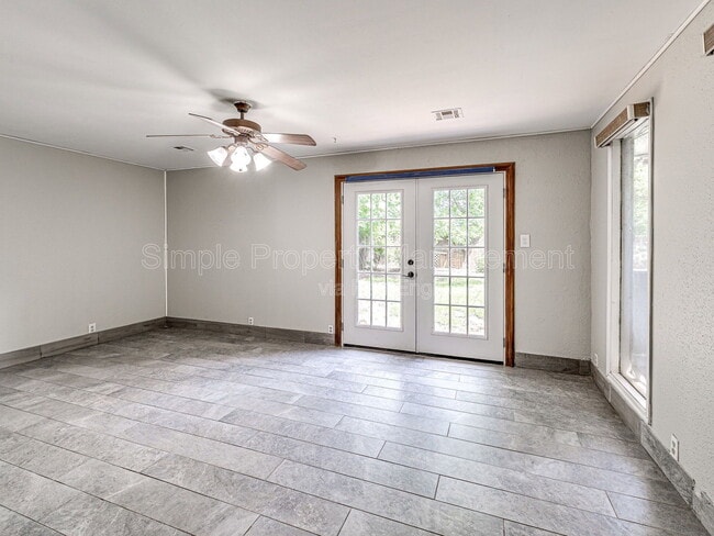 Building Photo - 3305 Neighbors Ln