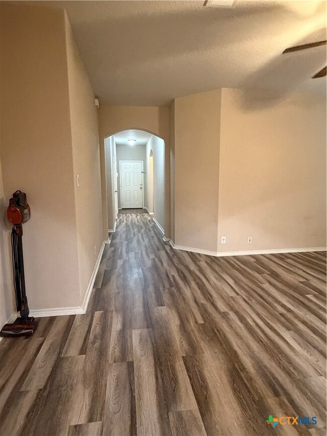 Building Photo - 647 Tom Kemp Dr