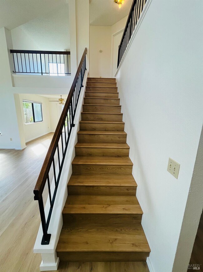 Building Photo - 111 Thresher Dr