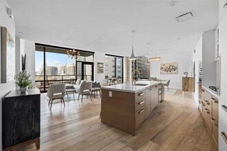 Building Photo - 70 Rainey St