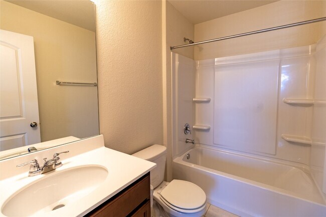 Building Photo - 11801 Jackson Fls Wy