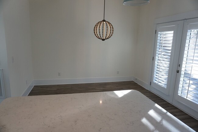 Building Photo - 4032 Tamarisk Ln