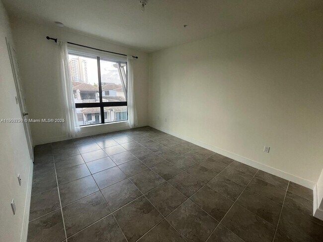 Building Photo - 4740 NW 84th Ct