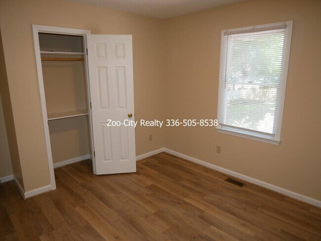 Building Photo - 1805 Rocky Ln