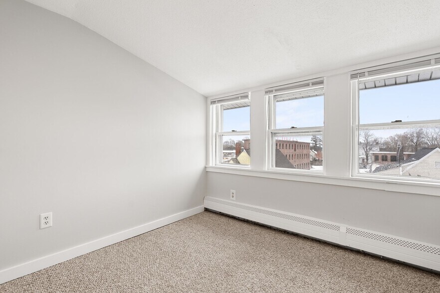 Building Photo - 25 Porter St