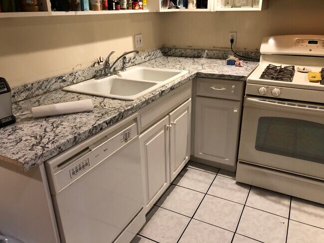 New kitchen counters - 1710 Euclid St NW