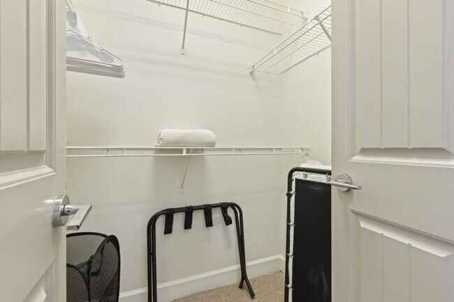 Building Photo - 5445 Town and Country Blvd