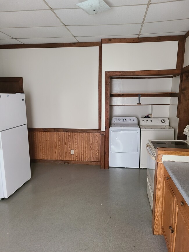 Building Photo - 1008-1 Lincoln Ave