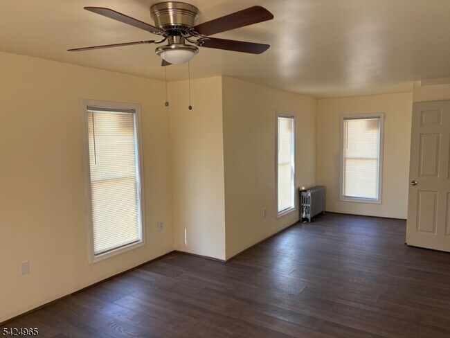 Building Photo - 7 Filmore St