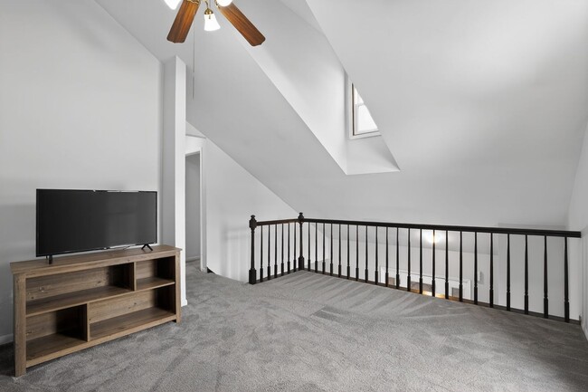 Building Photo - 1336 Queensgreen Cir