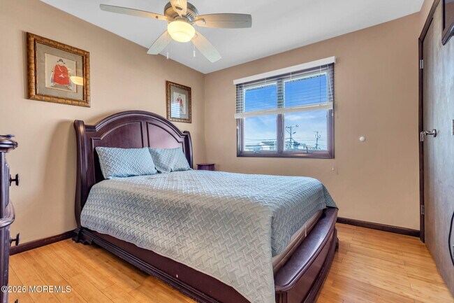 Building Photo - 65 Grand Central Ave