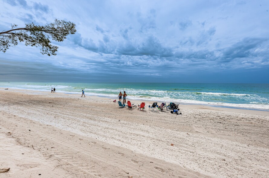 Beach View - Left - 8432 W Gulf Blvd