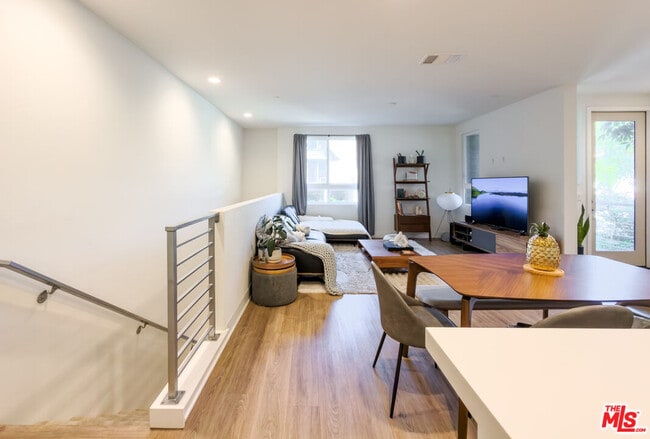 Building Photo - 2111 N Cahuenga Blvd