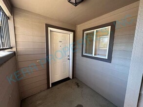 Building Photo - 11651 SE Fuller Rd