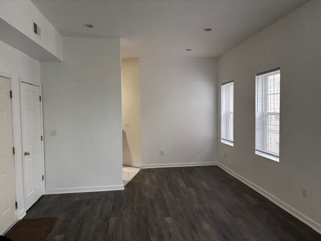 Building Photo - 2423 Callow Ave