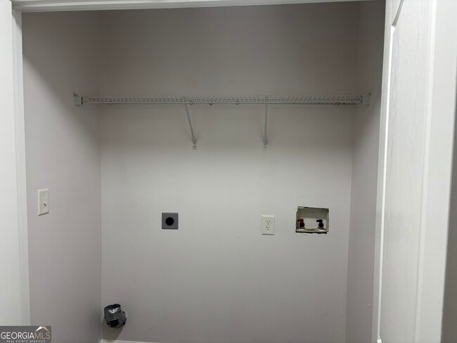 Building Photo - 6367 Ellenwood Dr