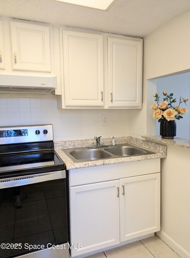Building Photo - 1601 Sunny Brook Ln