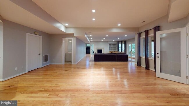 Building Photo - 9629 Eagle Ridge Dr