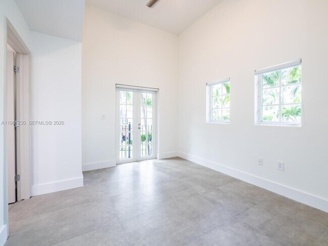 Building Photo - 20729 NE 32nd Ave