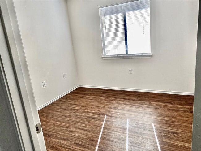 Building Photo - 1533 Coriander Dr