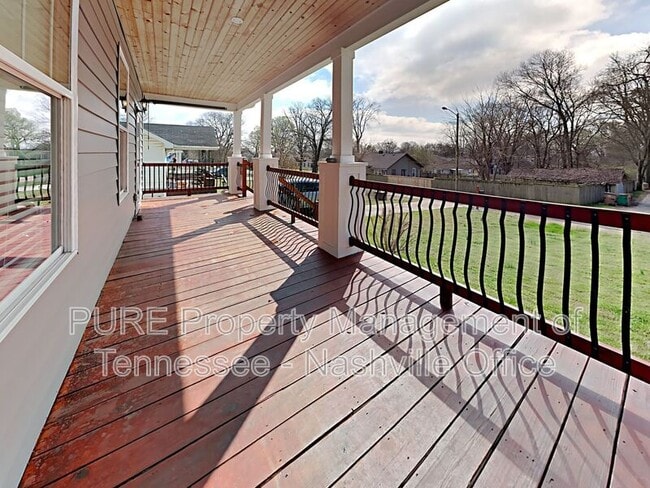 Building Photo - 303 Gatewood Ave