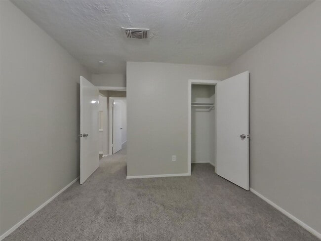 Building Photo - 17226 Modbury Dr