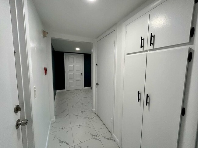 Building Photo - 356 Prima Vista Blvd