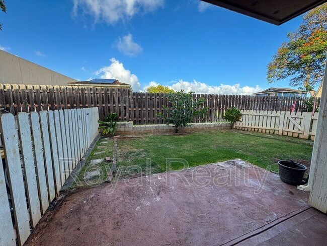 Building Photo - 94-1465 Waipio Uka St