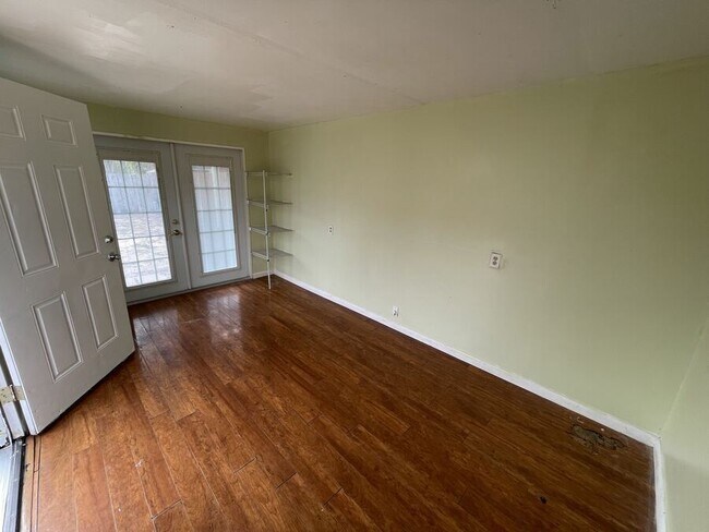 Building Photo - 7008 Aspen Ave