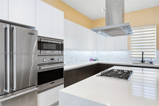 Building Photo - 7525 NW 103rd Pl