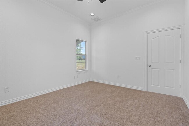 Building Photo - 404 Mesa Dr