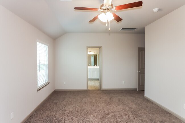 Building Photo - 7915 Cypress Country Dr