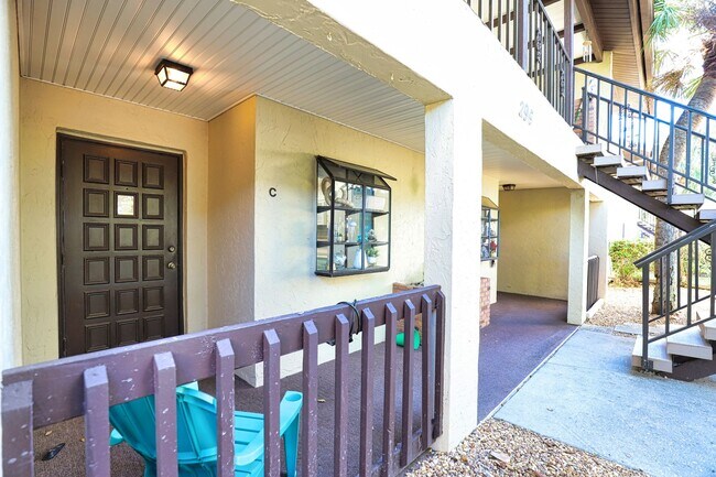 Building Photo - 295 Mission Trail S