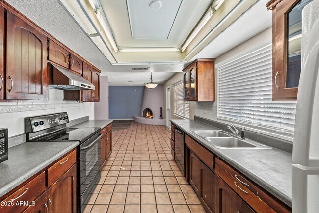 Building Photo - 5203 W Laurie Ln