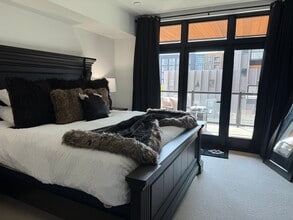 Building Photo - 315 N Tracy Ave