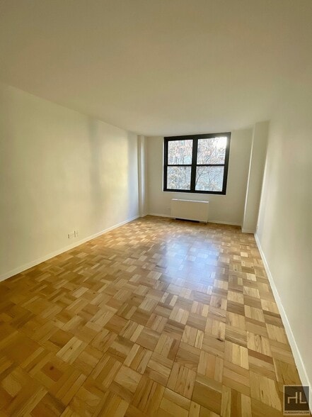 Building Photo - EAST 49 STREET