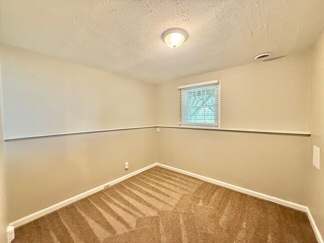 Building Photo - 3610 Rawdon Dr